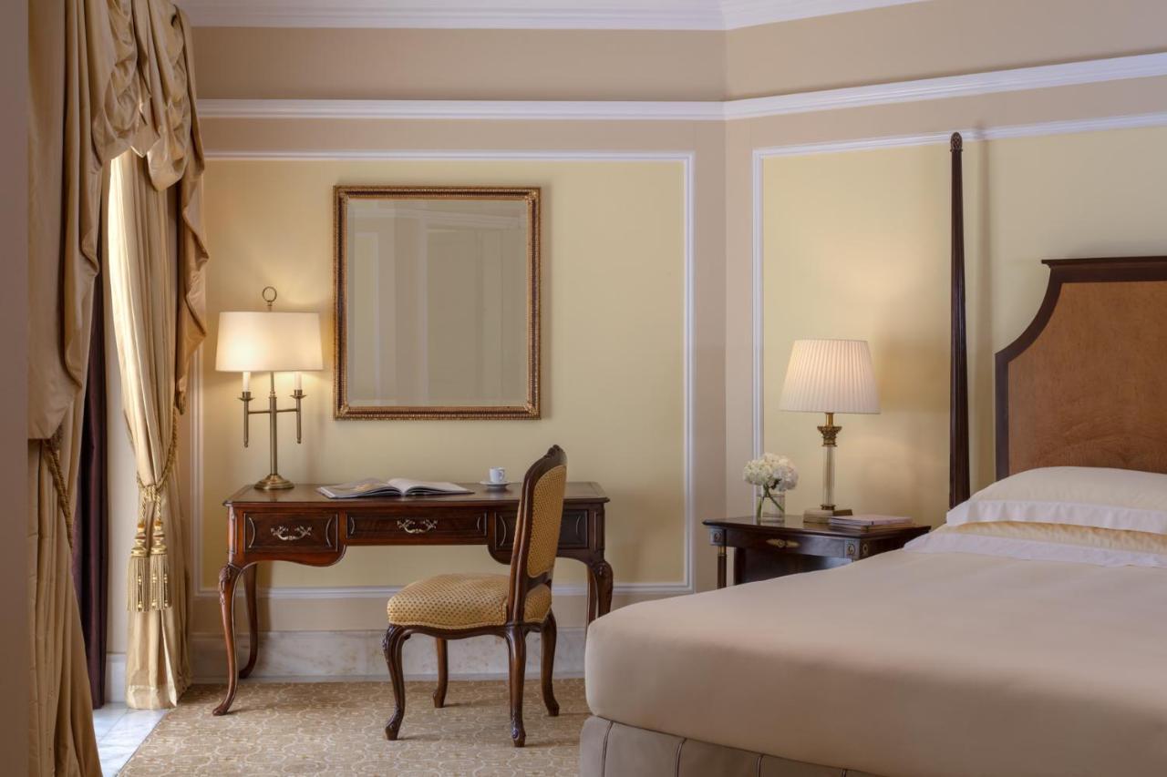 The Regency Hotel, Kuwait Kuwait City Exterior foto A bedroom at the Four Seasons Hotel