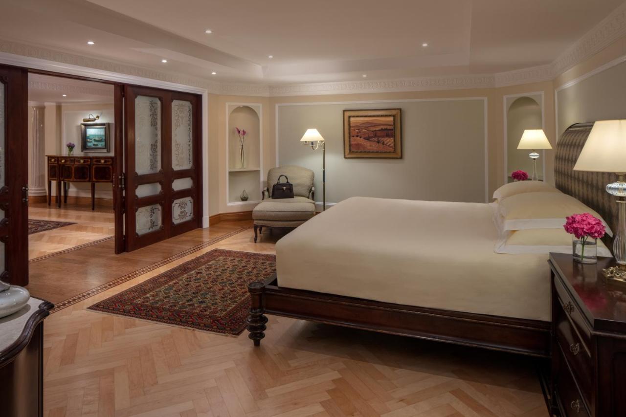 The Regency Hotel, Kuwait Kuwait City Exterior foto A suite at the Taj Mahal Palace