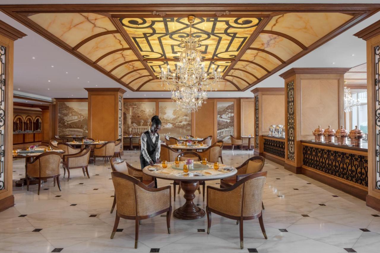 The Regency Hotel, Kuwait Kuwait City Exterior foto The restaurant