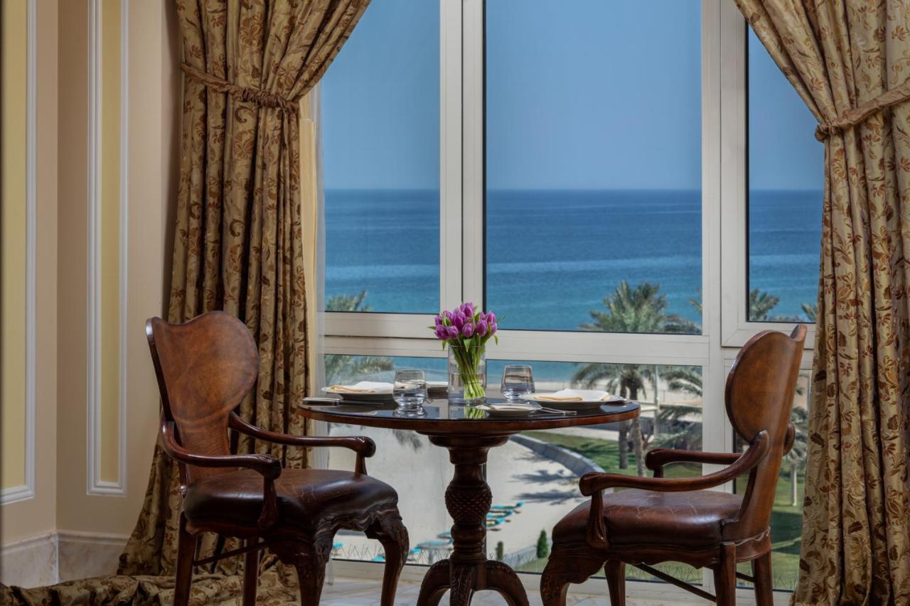 The Regency Hotel, Kuwait Kuwait City Exterior foto A view of the Gulf of Aqaba from the hotel
