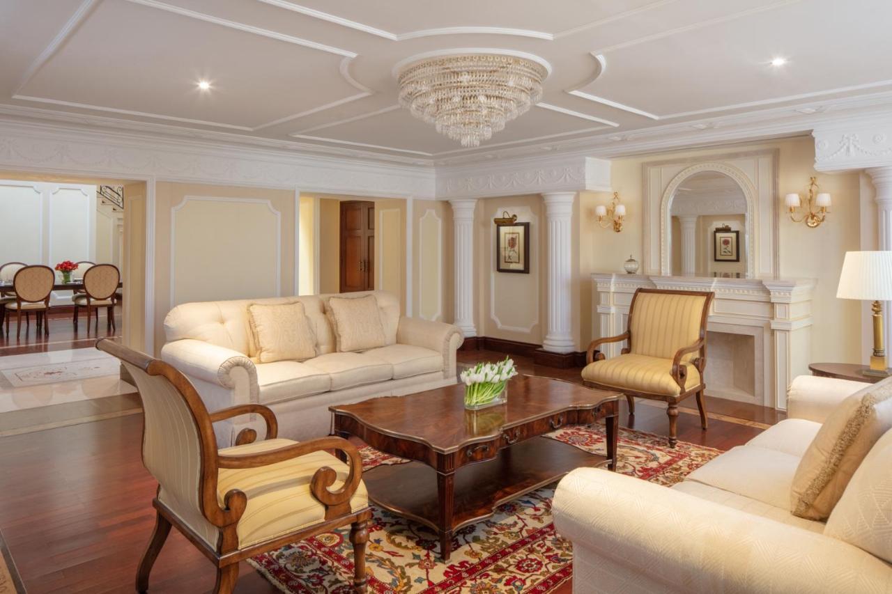 The Regency Hotel, Kuwait Kuwait City Exterior foto A living room in a suite at the Taj Mahal Palace, Mumbai