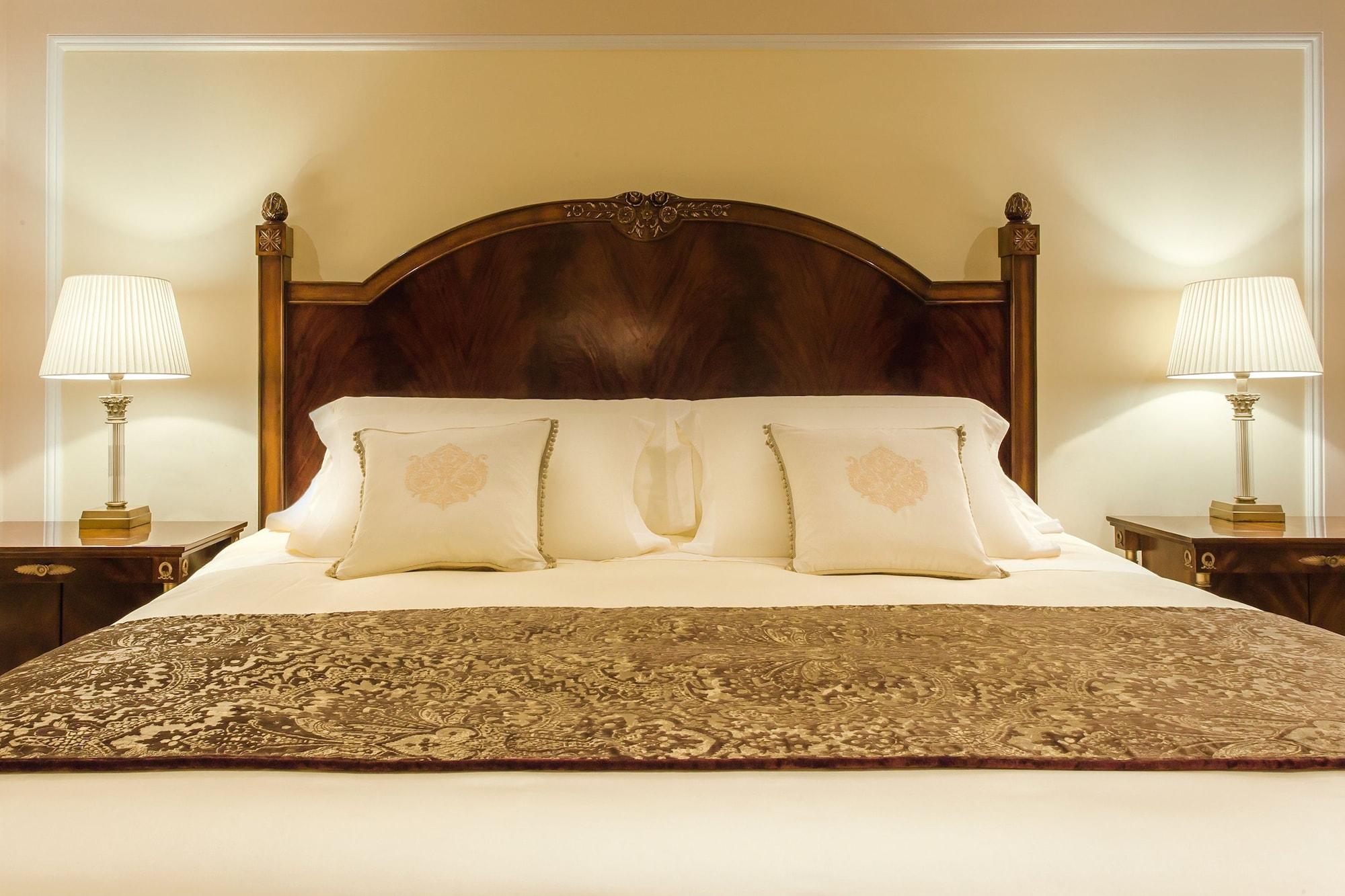 The Regency Hotel, Kuwait Kuwait City Exterior foto A bed