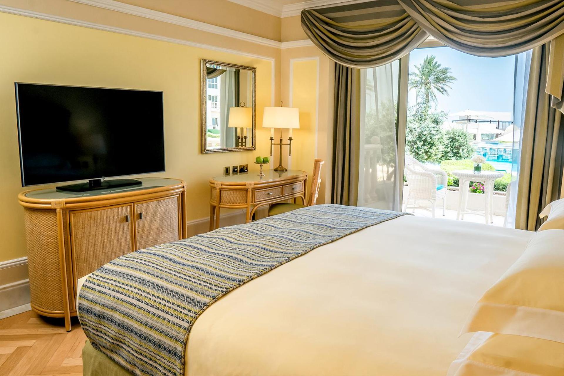 The Regency Hotel, Kuwait Kuwait City Exterior foto Deluxe Room